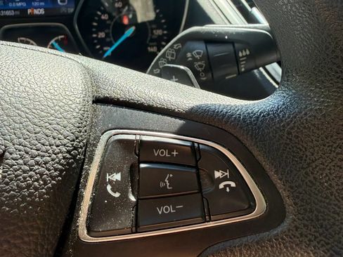 Used 2017 Ford Escape SE AWD/4WD image 19