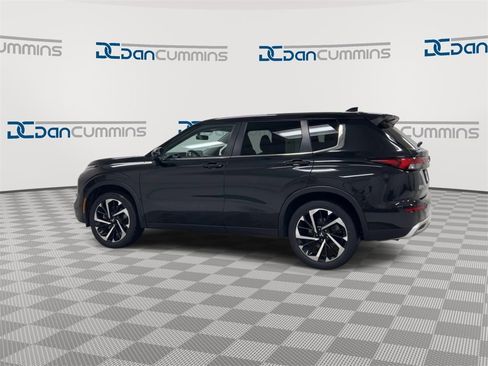 Used 2024 Mitsubishi Outlander SE image 6