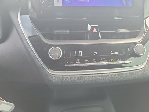 Used 2025 Toyota Corolla LE FWD image 26