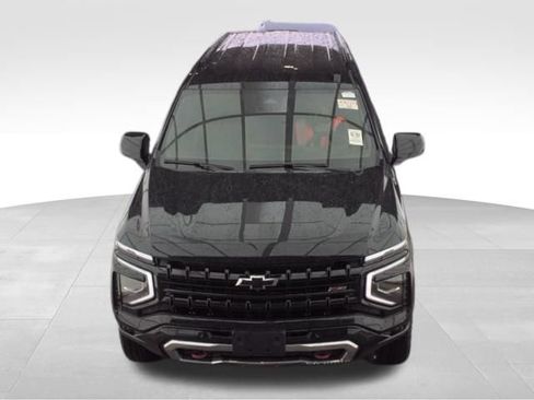 Used 2025 Chevrolet Suburban Z71 AWD/4WD image 8