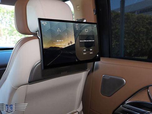 Used 2024 Land Rover Range Rover SV image 33