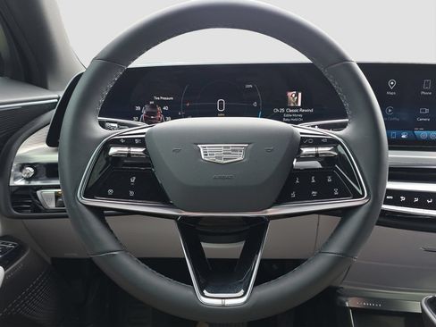 Used 2024 Cadillac Lyriq Luxury RWD image 9