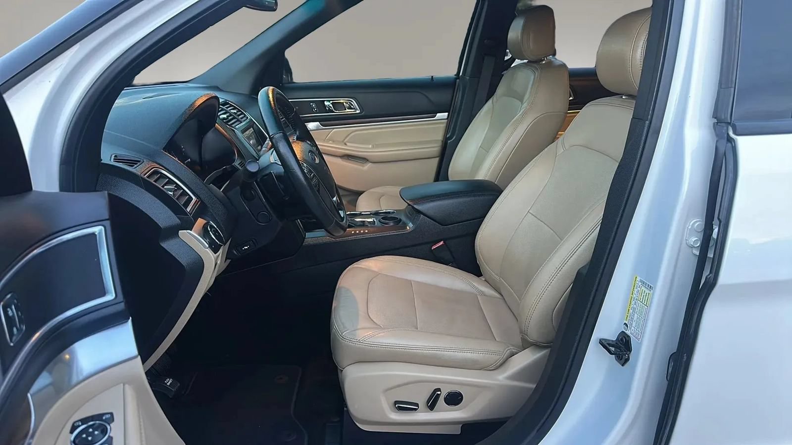 Used 2016 Ford Explorer Limited FWD image 14