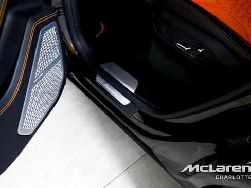 Used 2019 Lamborghini Urus image 19