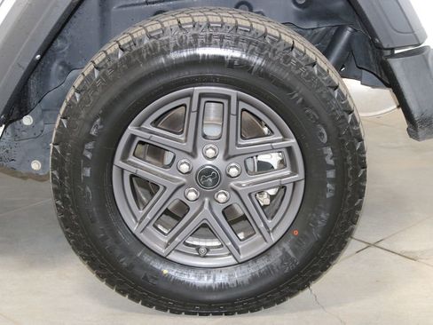 Used 2024 Jeep Wrangler Sport S image 18