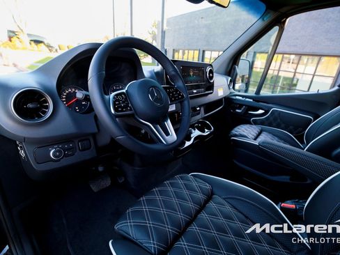 Used 2024 Mercedes-Benz Sprinter 3500 image 11