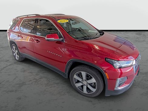 Certified 2023 Chevrolet Traverse LT w/ LT Premium Package AWD/4WD image 4