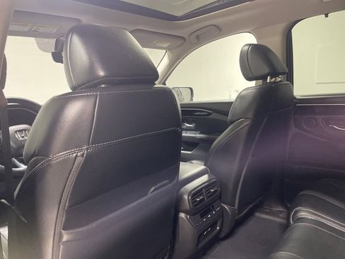 Used 2023 Honda Pilot Touring image 18