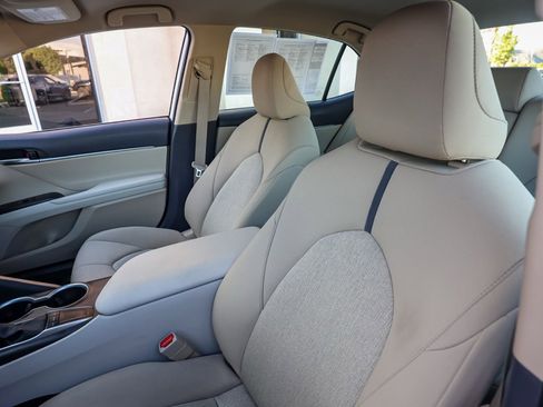 Used 2022 Toyota Camry LE image 15