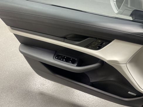 Used 2021 Porsche Taycan Turbo image 14