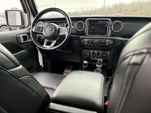 Used 2021 Jeep Wrangler Unlimited Sahara AWD/4WD image 31