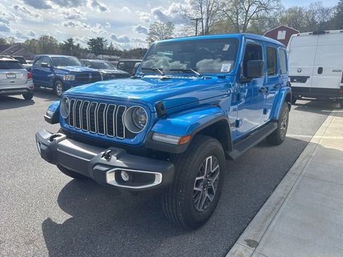 Certified 2026 Jeep Wrangler Unlimited Sahara w/ Safety Group AWD/4WD image 3