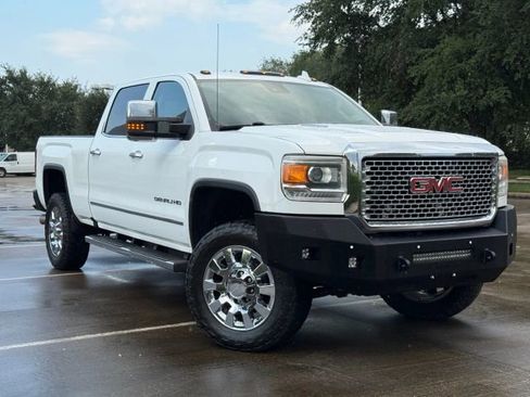 Used 2016 GMC Sierra 2500 Denali w/ Duramax Plus Package image 10