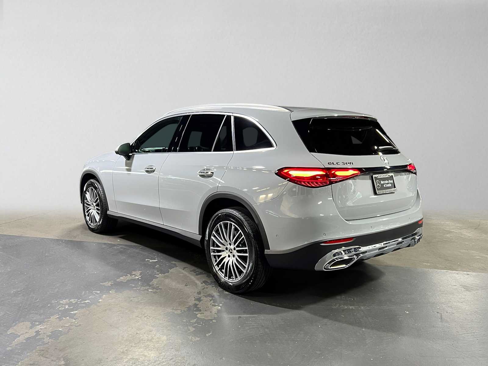 Used 2026 Mercedes-Benz GLC 300 4MATIC image 5
