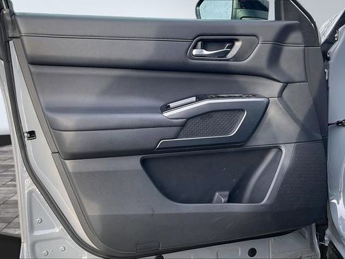 Used 2023 Nissan Pathfinder SL w/ SL Premium Package image 31