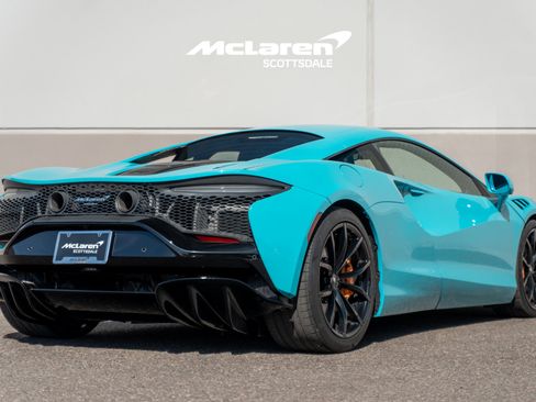 Used 2024 McLaren Artura image 7