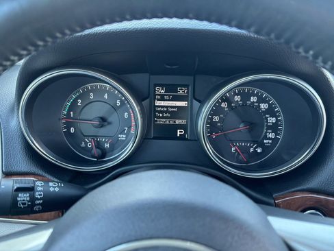 Used 2013 Jeep Grand Cherokee Limited w/ Luxury Group II image 31