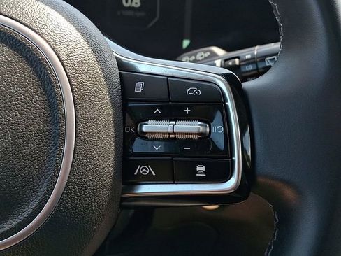 Certified 2025 Kia Sorento SX FWD image 23