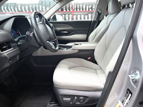 Certified 2025 Toyota Grand Highlander AWD Hybrid image 10