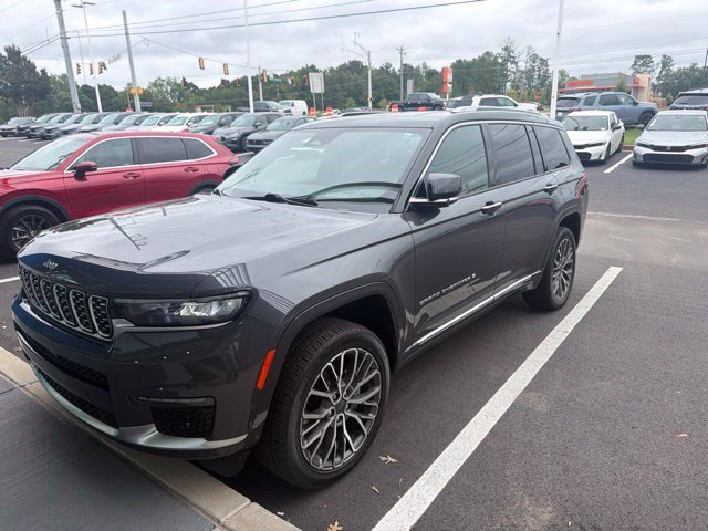 Used 2023 Jeep Grand Cherokee L Summit AWD/4WD image 3