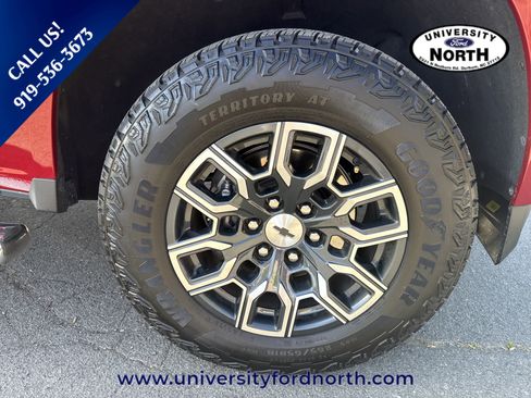 Used 2023 Chevrolet Colorado Z71 w/ Z71 Convenience Package 2 AWD/4WD image 9