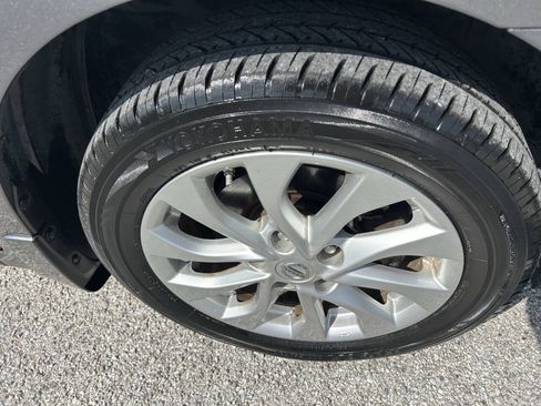 Used 2019 Nissan Sentra S w/ Appearance Package FWD image 7