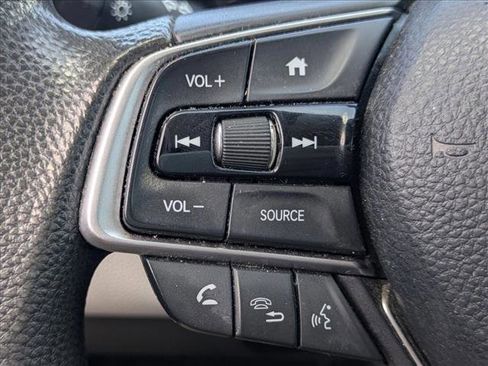 Used 2018 Honda Accord LX image 12