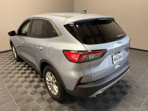 Used 2022 Ford Escape SE w/ Convenience Package FWD image 9
