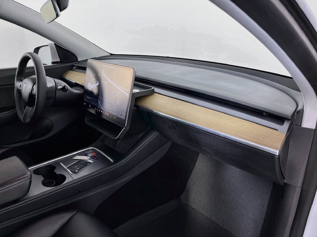 Used 2021 Tesla Model Y Long Range AWD/4WD image 27
