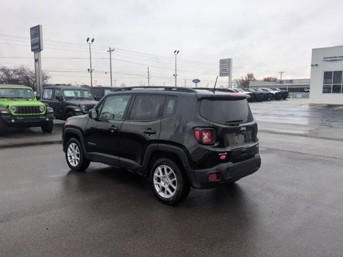 Used 2020 Jeep Renegade Latitude w/ Cold Weather Group image 8