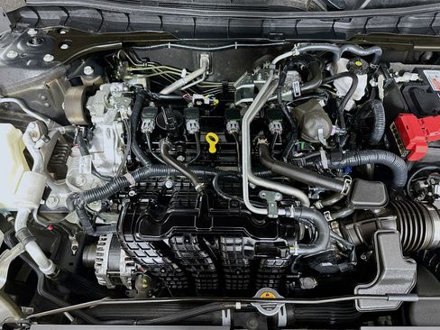 Used 2025 Nissan Altima 2.5 SV image 30