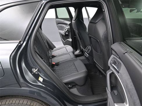 New 2025 Audi SQ5 Prestige image 13
