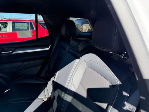 New 2026 GMC Terrain Elevation w/ Elevation Premium Package image 9