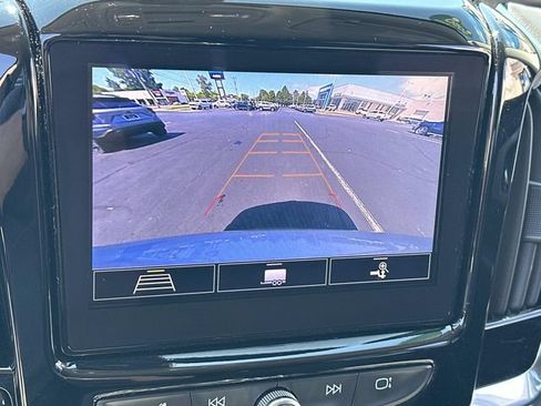 Used 2020 Chevrolet Traverse LT FWD image 13