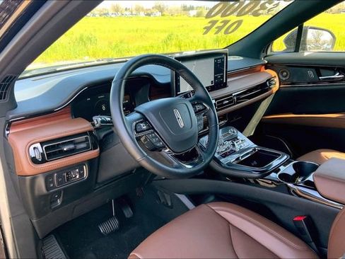 New 2022 Lincoln Nautilus Reserve image 6