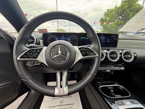 Used 2025 Mercedes-Benz CLA 250 4MATIC image 8