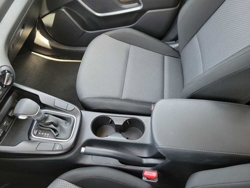 Used 2025 Kia Soul LX w/ LX Technology Package FWD image 20