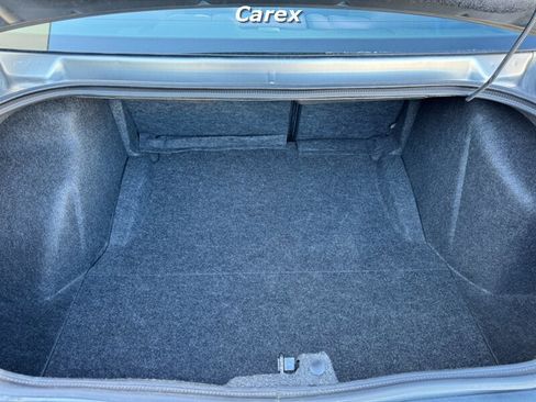 Used 2012 Dodge Challenger SXT image 29