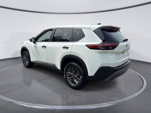 Used 2023 Nissan Rogue S AWD/4WD image 3