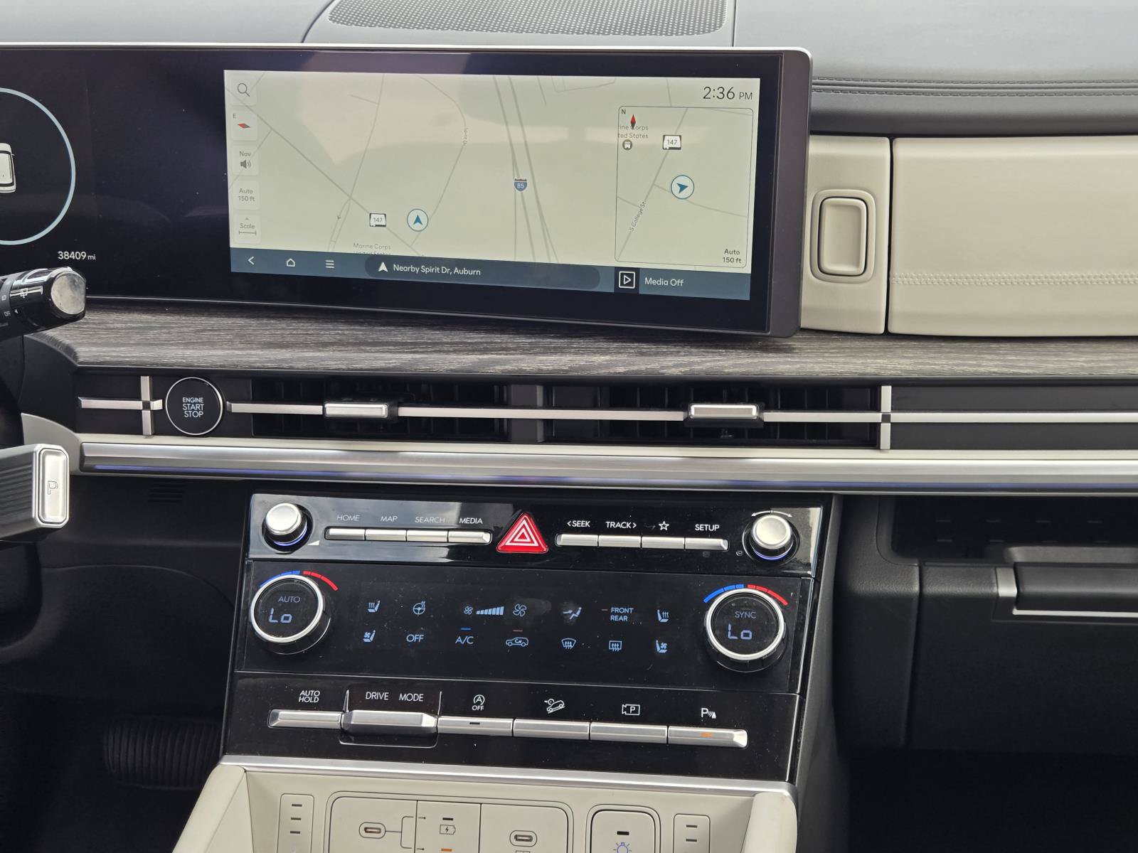 Used 2024 Hyundai Santa Fe Calligraphy FWD image 21