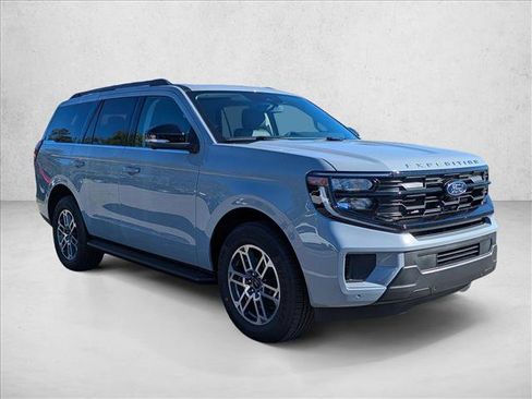 New 2026 Ford Expedition Active image 7