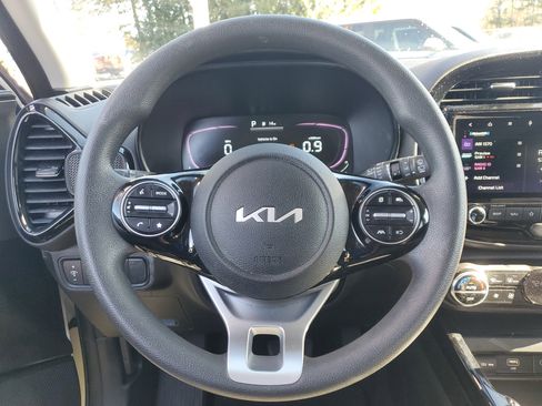 Used 2023 Kia Soul S image 25