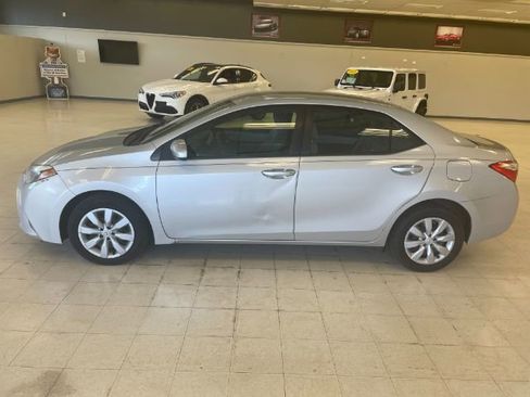 Used 2015 Toyota Corolla LE image 5