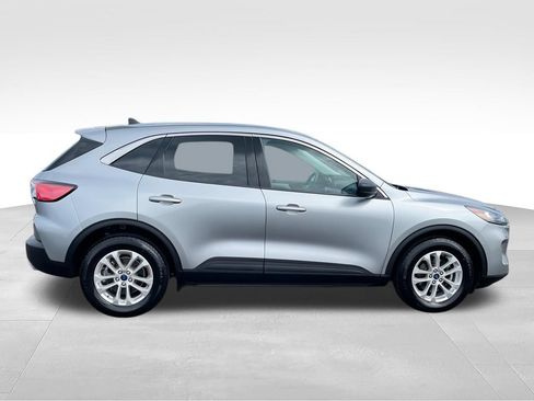Used 2022 Ford Escape SE FWD image 9