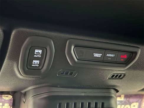 Used 2022 Jeep Wrangler Unlimited Sahara w/ Cold Weather Group image 32