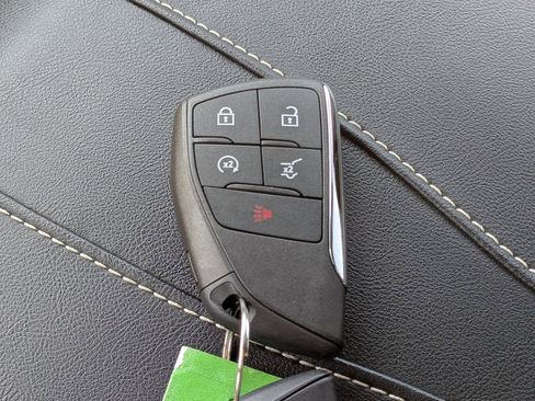 Used 2025 GMC Acadia Elevation image 31