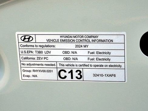 Certified 2024 Hyundai Ioniq 6 SEL RWD image 33