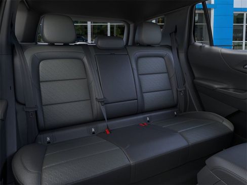 New 2026 Chevrolet Equinox LT w/ Convenience Package II image 17