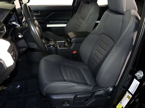 Used 2024 Toyota Tacoma TRD Off-Road image 4