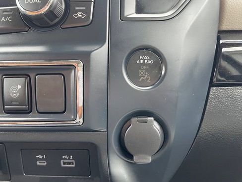 Used 2022 Nissan Titan SV w/ SV Convenience Package image 24